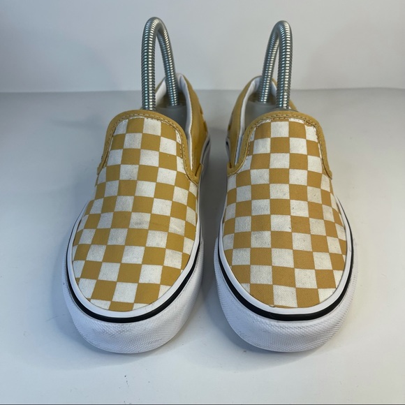 Classic VANS Slip On Yellow Checkerboard Size 6 US Woman’s Skateboarding Shoes - Picture 2 of 6